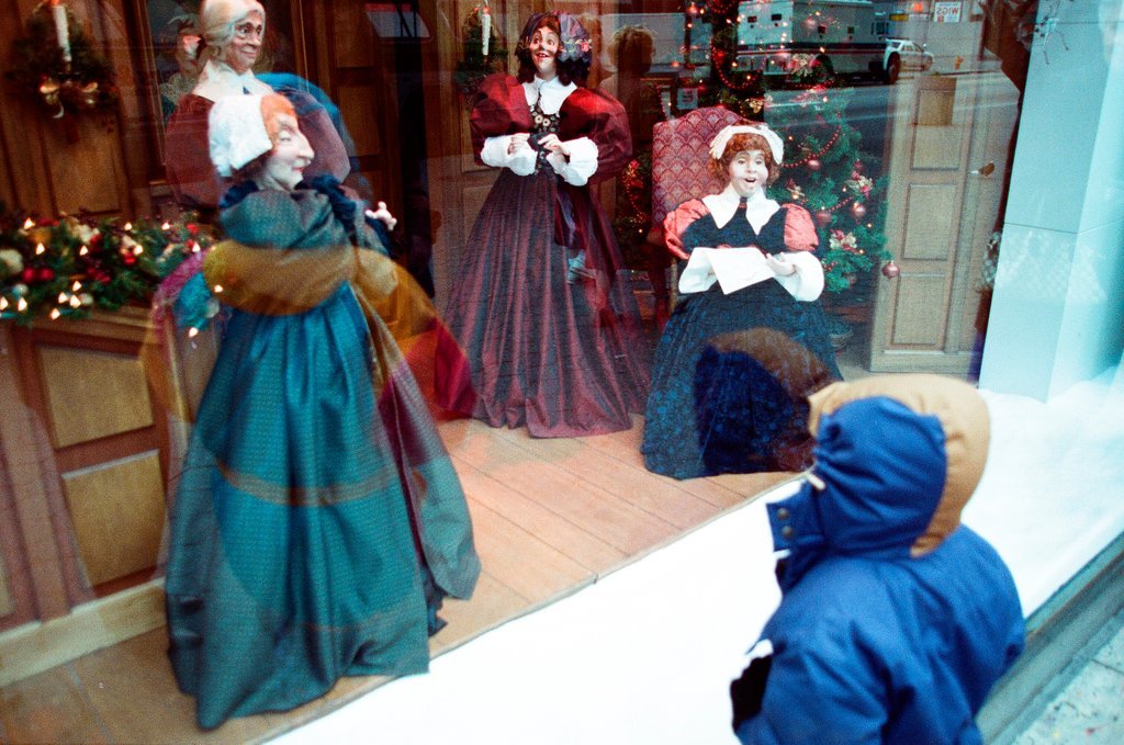 Stores on State Street decorate their windows to fit a winter holiday theme - Chicago Sun-Times