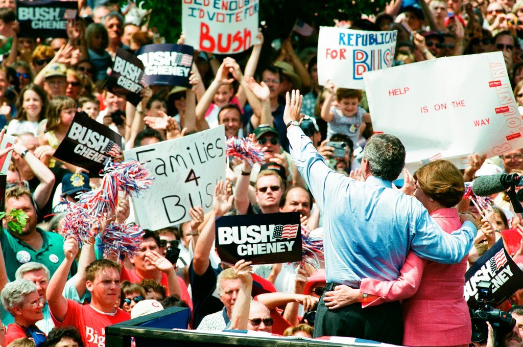 Republican presidential candidate George W. Bush and his wife Laura Bush hold a rally in Joliet - Chicago Sun-Times