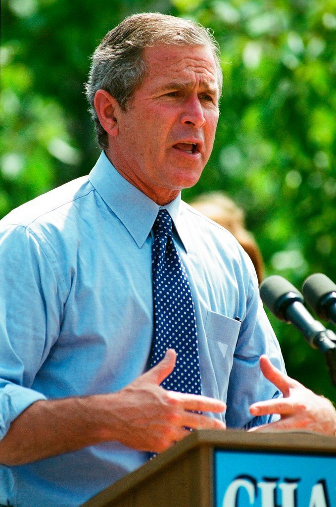 Republican presidential candidate George W. Bush and his wife Laura Bush hold a rally in Joliet - Chicago Sun-Times