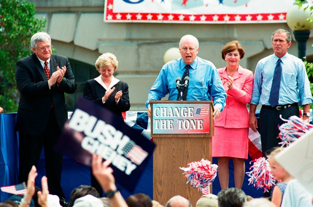 Republican presidential candidate George W. Bush and his wife Laura Bush hold a rally in Joliet - Chicago Sun-Times