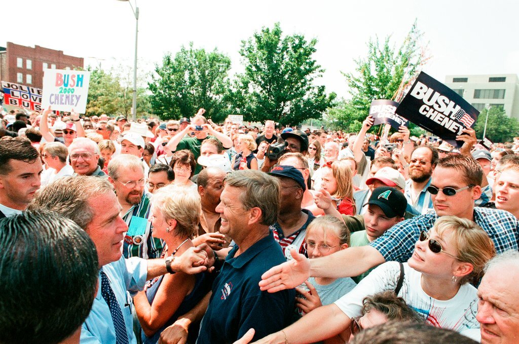 Republican presidential candidate George W. Bush and his wife Laura Bush hold a rally in Joliet - Chicago Sun-Times