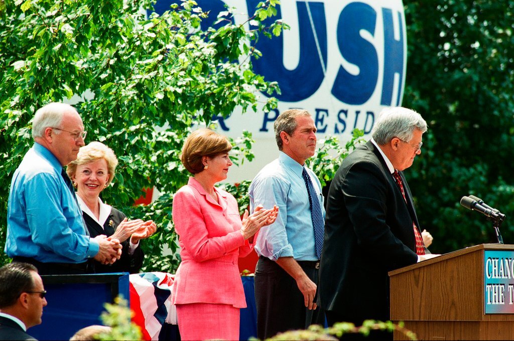 Republican presidential candidate George W. Bush and his wife Laura Bush hold a rally in Joliet - Chicago Sun-Times