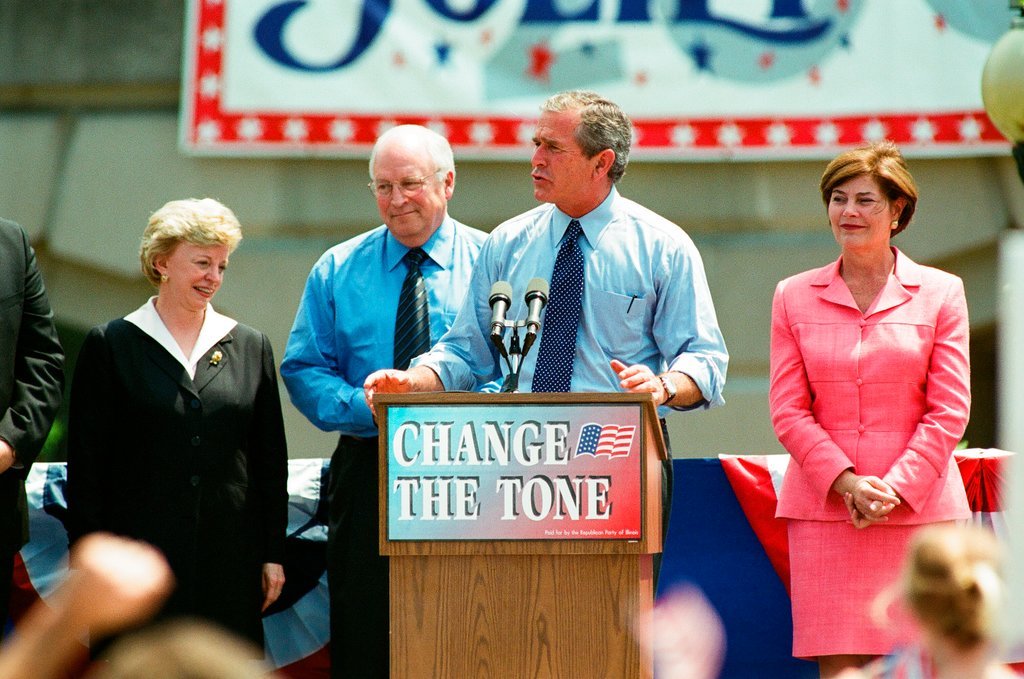Republican presidential candidate George W. Bush and his wife Laura Bush hold a rally in Joliet - Chicago Sun-Times