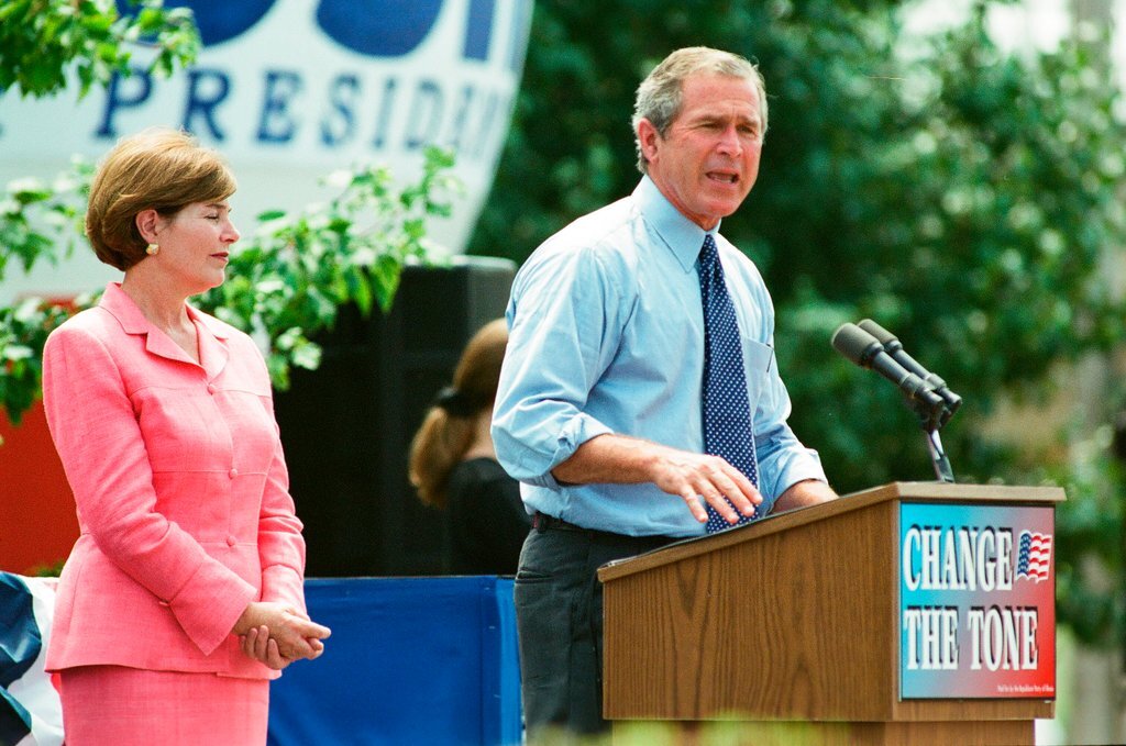 Republican presidential candidate George W. Bush and his wife Laura Bush hold a rally in Joliet - Chicago Sun-Times