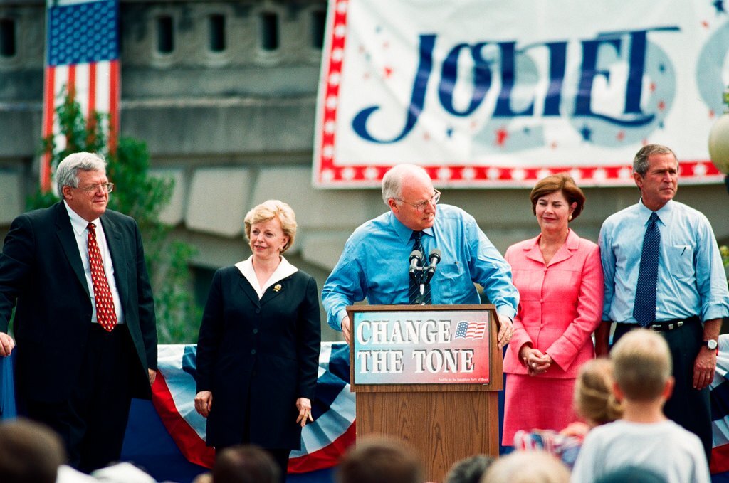 Republican presidential candidate George W. Bush and his wife Laura Bush hold a rally in Joliet - Chicago Sun-Times
