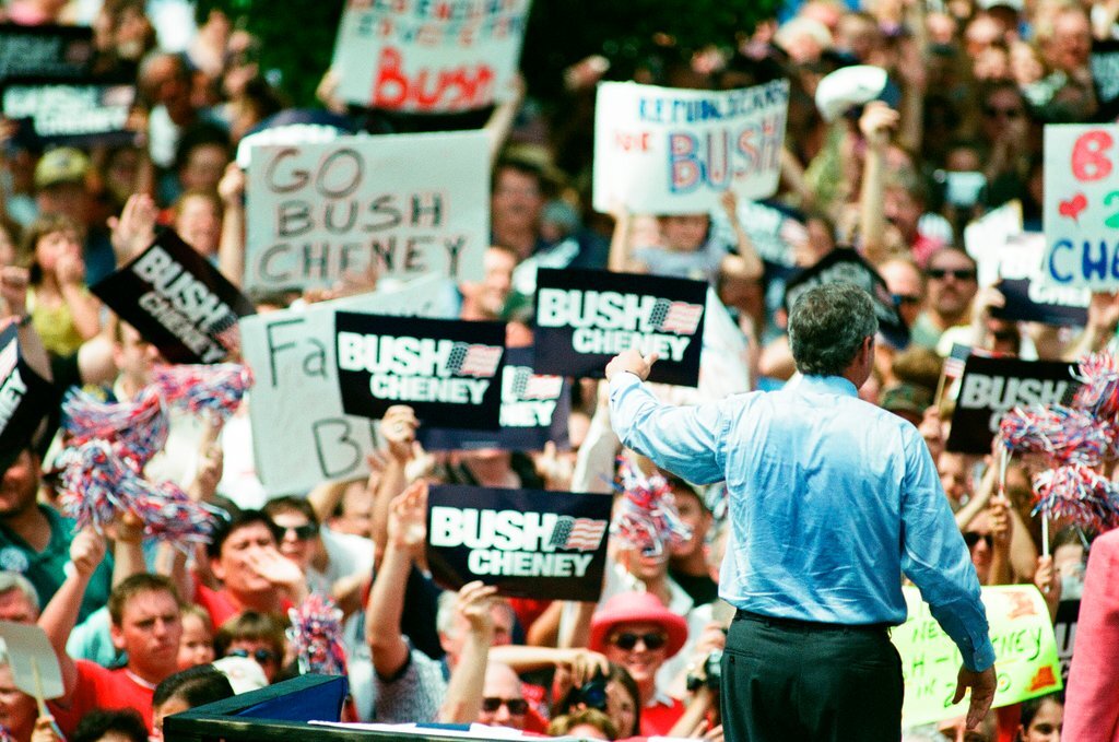 Republican presidential candidate George W. Bush and his wife Laura Bush hold a rally in Joliet - Chicago Sun-Times