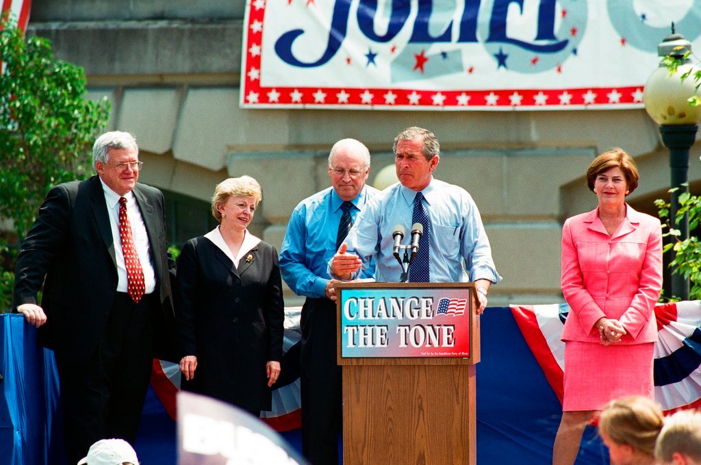 Republican presidential candidate George W. Bush and his wife Laura Bush hold a rally in Joliet - Chicago Sun-Times