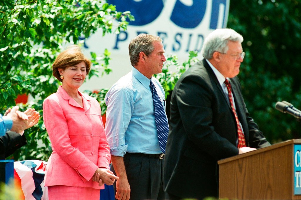 Republican presidential candidate George W. Bush and his wife Laura Bush hold a rally in Joliet - Chicago Sun-Times