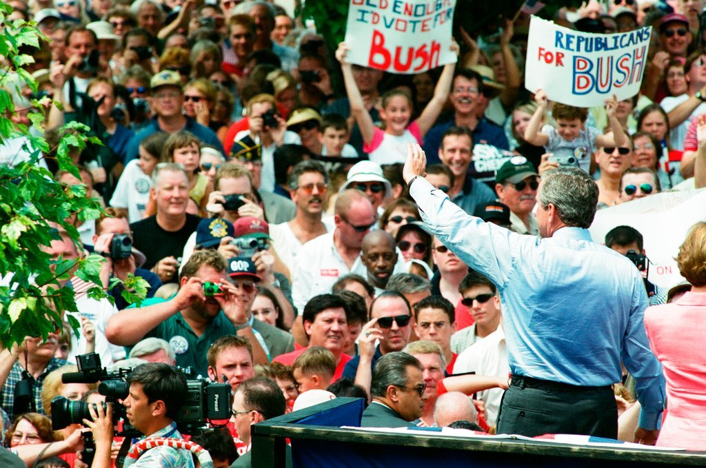 Republican presidential candidate George W. Bush and his wife Laura Bush hold a rally in Joliet - Chicago Sun-Times