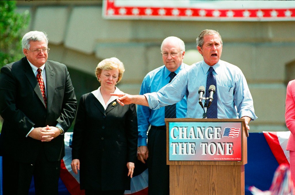 Republican presidential candidate George W. Bush and his wife Laura Bush hold a rally in Joliet - Chicago Sun-Times