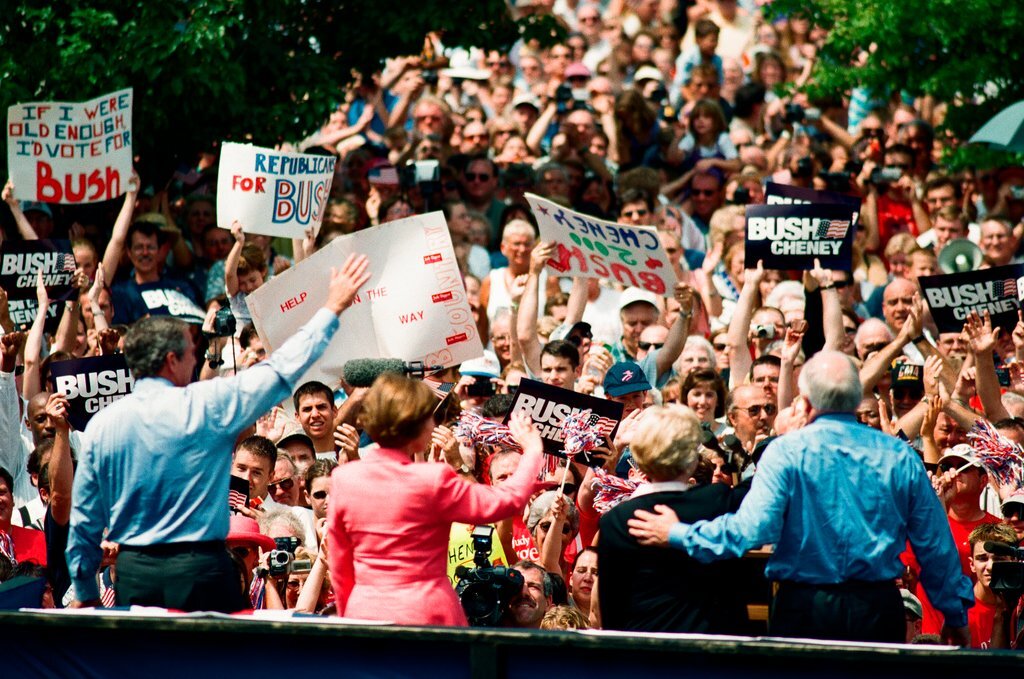 Republican presidential candidate George W. Bush and his wife Laura Bush hold a rally in Joliet - Chicago Sun-Times