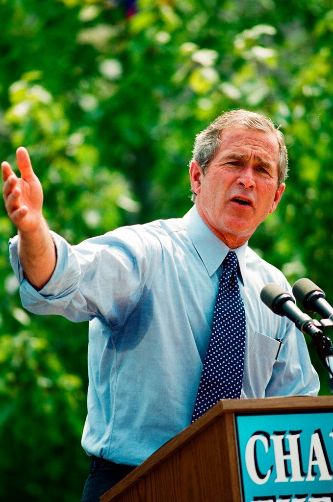 Republican presidential candidate George W. Bush and his wife Laura Bush hold a rally in Joliet - Chicago Sun-Times