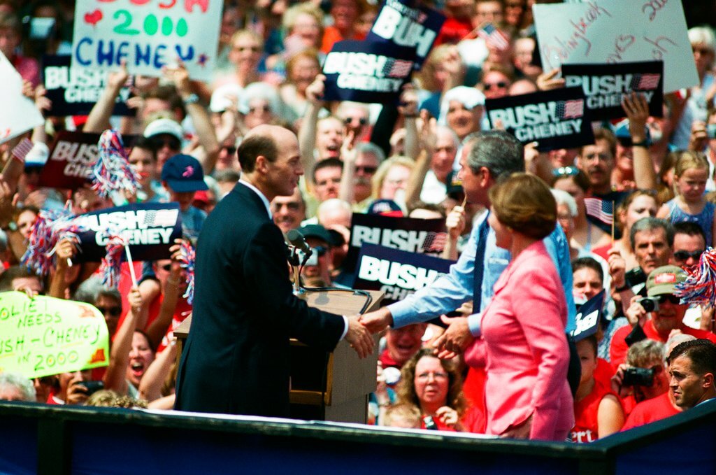 Republican presidential candidate George W. Bush and his wife Laura Bush hold a rally in Joliet - Chicago Sun-Times