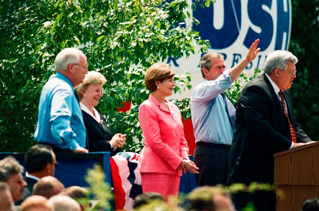 Republican presidential candidate George W. Bush and his wife Laura Bush hold a rally in Joliet - Chicago Sun-Times