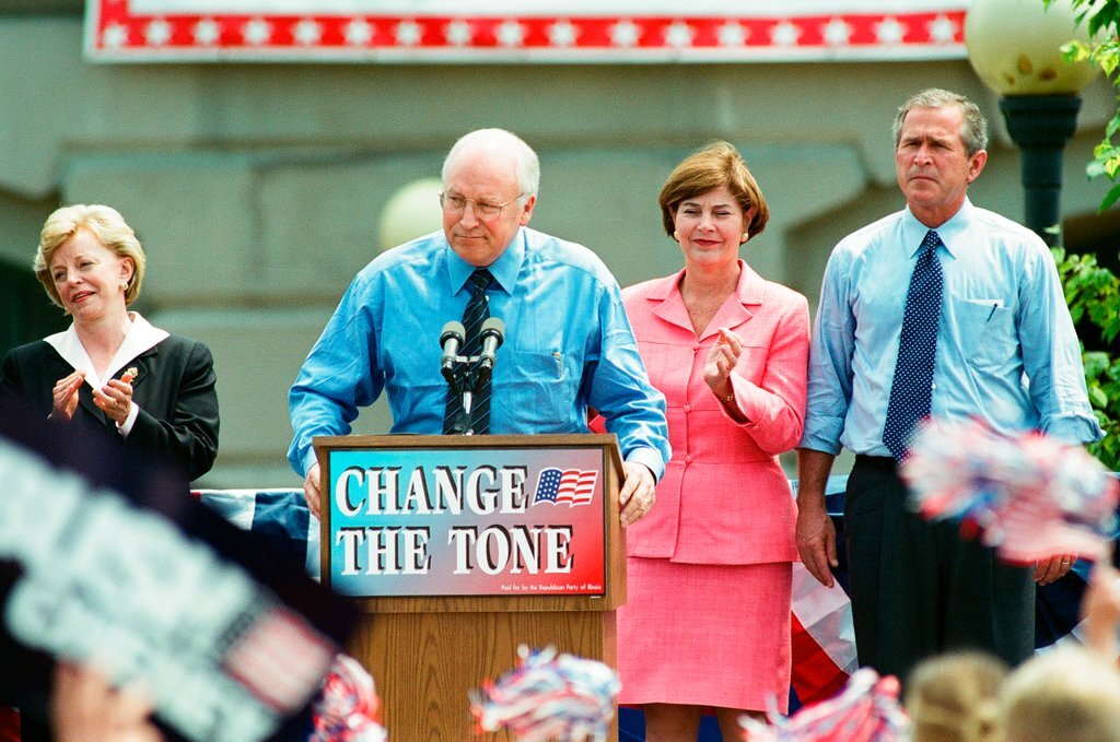 Republican presidential candidate George W. Bush and his wife Laura Bush hold a rally in Joliet - Chicago Sun-Times