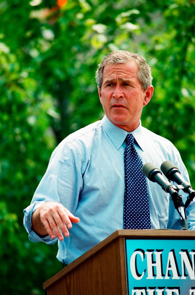 Republican presidential candidate George W. Bush and his wife Laura Bush hold a rally in Joliet - Chicago Sun-Times