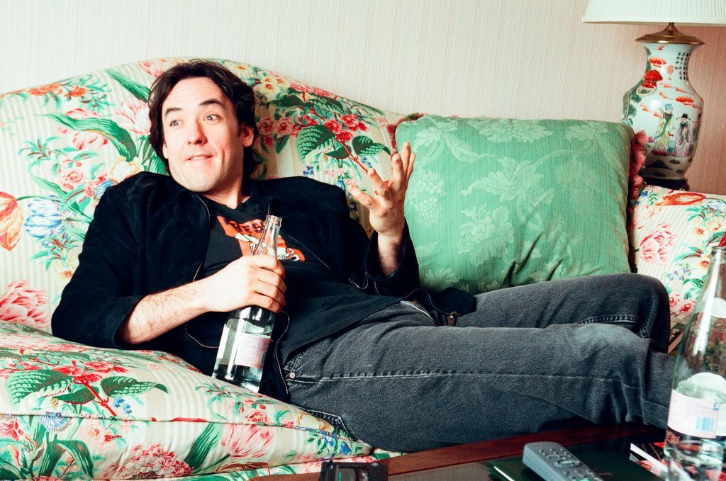 John Cusack speaks with a reporter about the release of 'High Fidelity' - Chicago Sun-Times