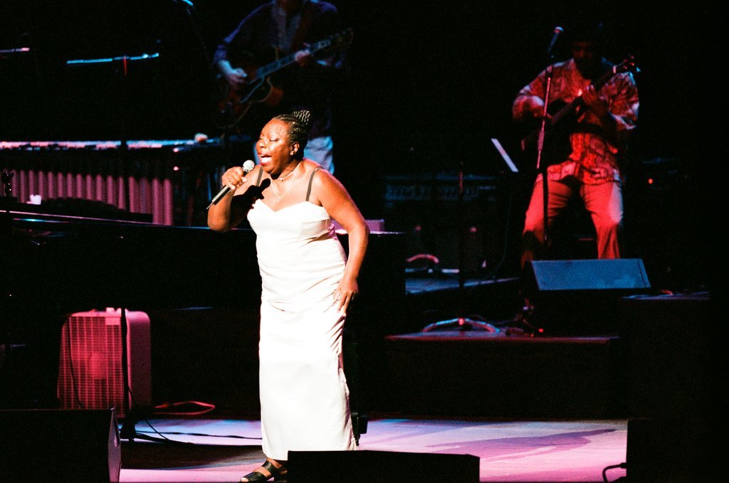 Singer Nina Simone performs at the Oriental Theatre - Chicago Sun-Times