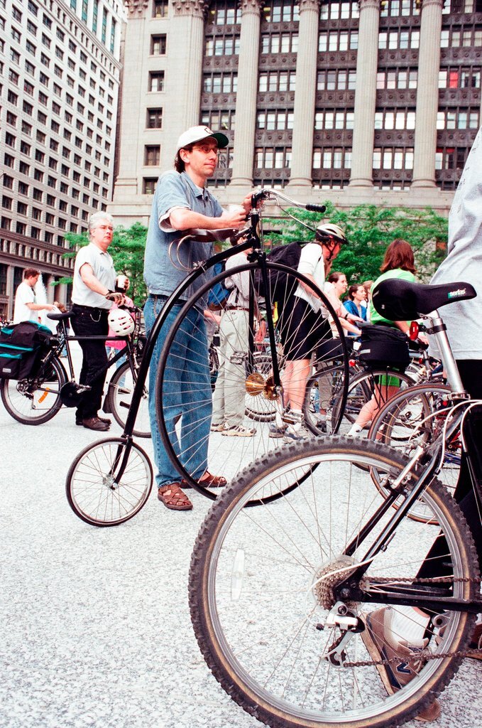 A Bike to Work Rally is held at Daley Plaza - Chicago Sun-Times