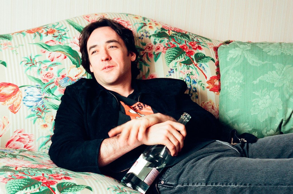 John Cusack speaks with a reporter about the release of 'High Fidelity' - Chicago Sun-Times