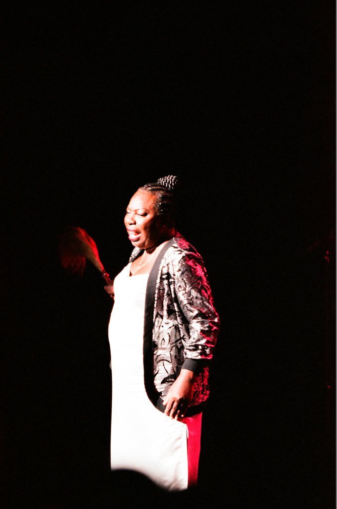 Singer Nina Simone performs at the Oriental Theatre - Chicago Sun-Times