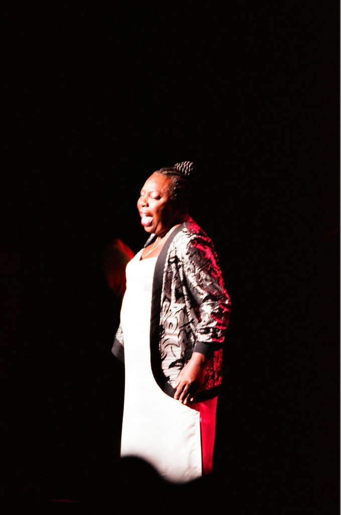 Singer Nina Simone performs at the Oriental Theatre - Chicago Sun-Times