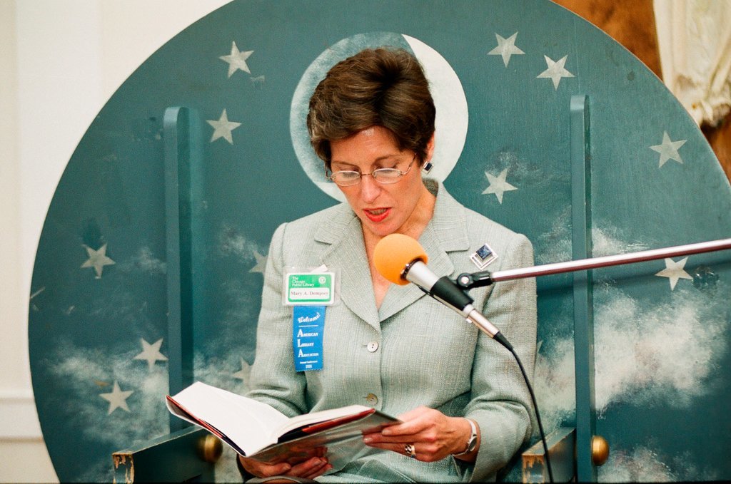 The Sulzer Library hosts a Harry Potter read-a-thon - Chicago Sun-Times