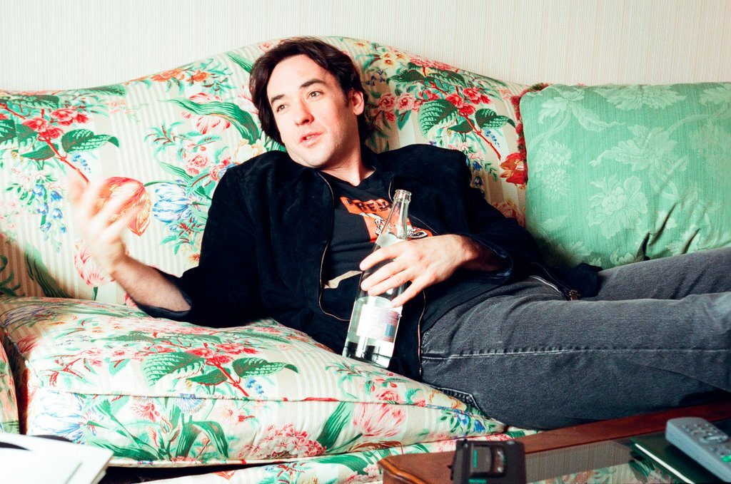 John Cusack speaks with a reporter about the release of 'High Fidelity' - Chicago Sun-Times