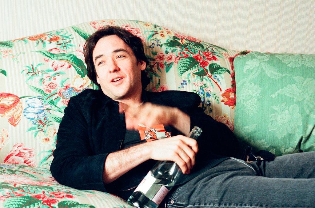 John Cusack speaks with a reporter about the release of 'High Fidelity' - Chicago Sun-Times