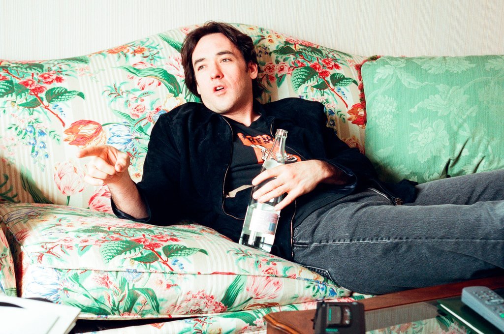 John Cusack speaks with a reporter about the release of 'High Fidelity' - Chicago Sun-Times