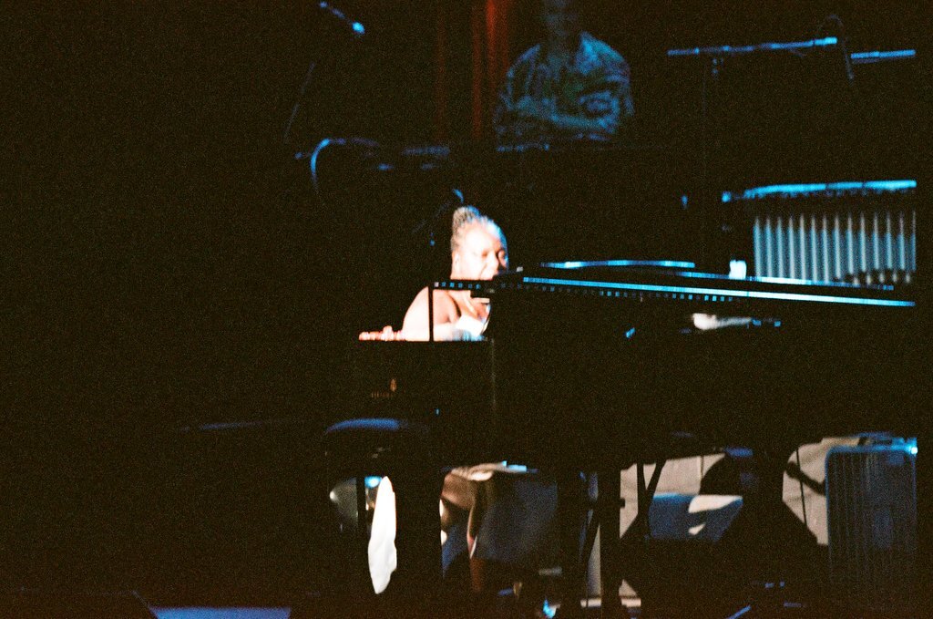 Singer Nina Simone performs at the Oriental Theatre - Chicago Sun-Times