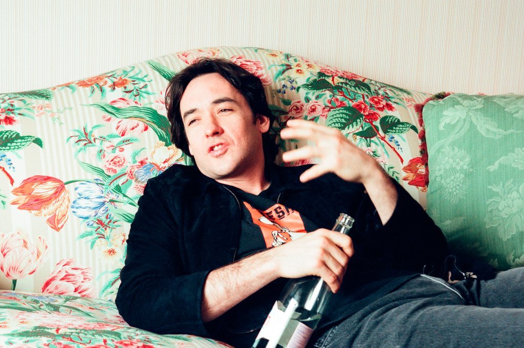 John Cusack speaks with a reporter about the release of 'High Fidelity' - Chicago Sun-Times