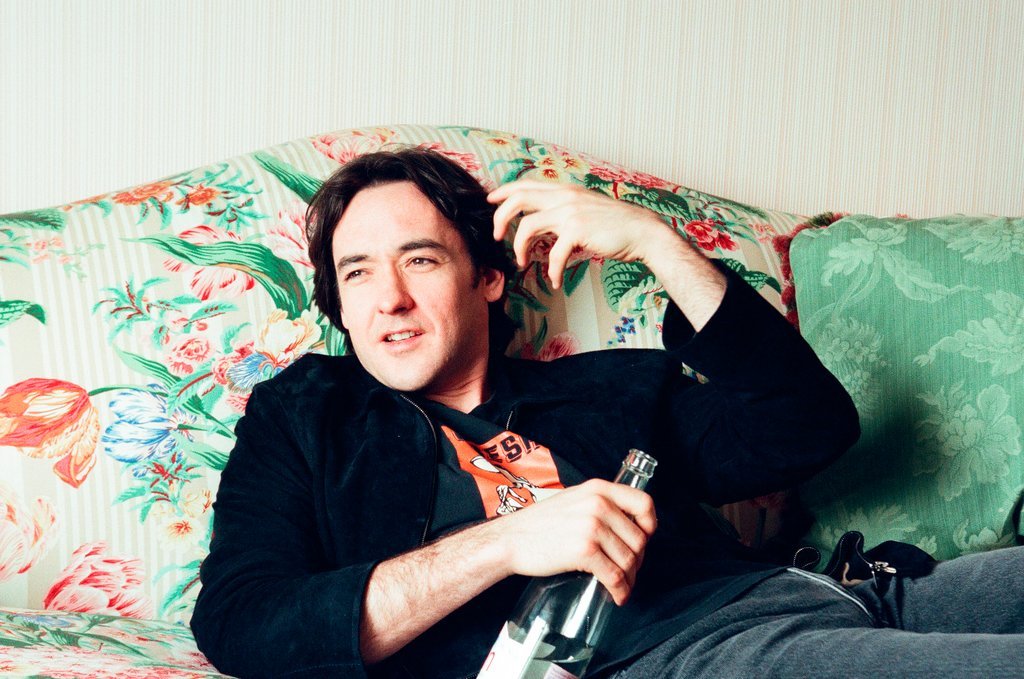 John Cusack speaks with a reporter about the release of 'High Fidelity' - Chicago Sun-Times
