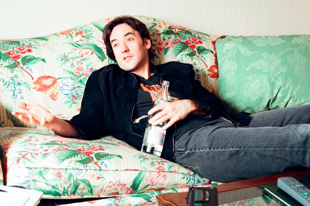 John Cusack speaks with a reporter about the release of 'High Fidelity' - Chicago Sun-Times