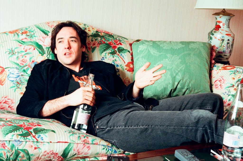 John Cusack speaks with a reporter about the release of 'High Fidelity' - Chicago Sun-Times