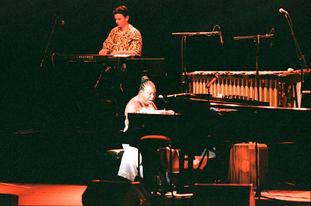 Singer Nina Simone performs at the Oriental Theatre - Chicago Sun-Times