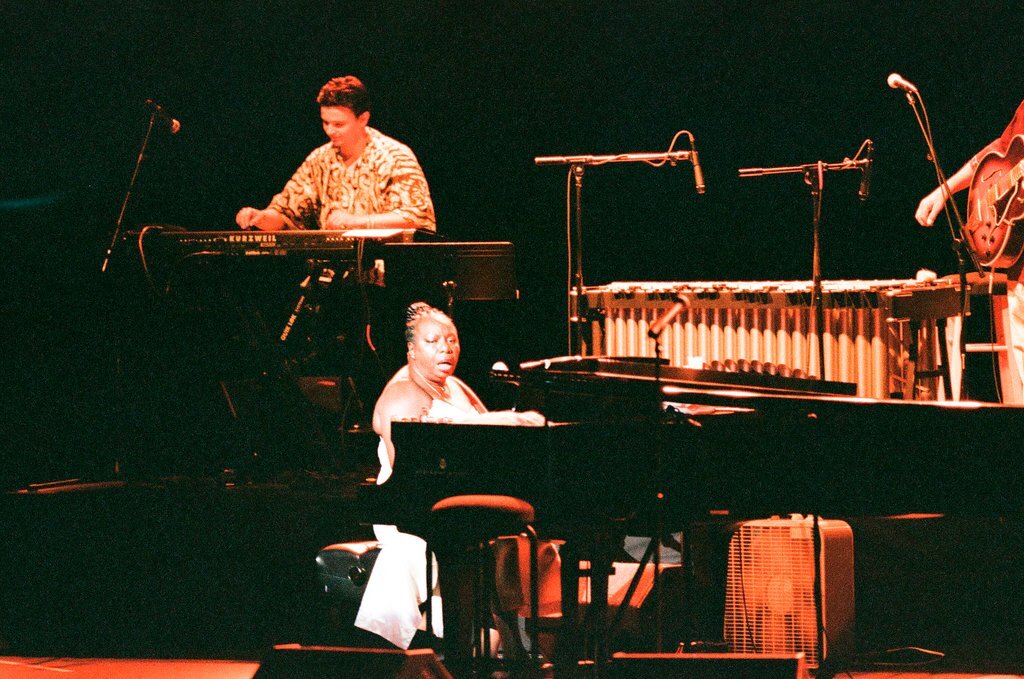 Singer Nina Simone performs at the Oriental Theatre - Chicago Sun-Times