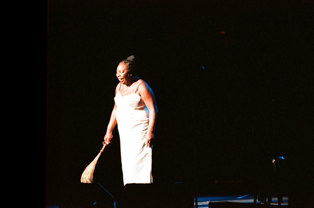 Singer Nina Simone performs at the Oriental Theatre - Chicago Sun-Times