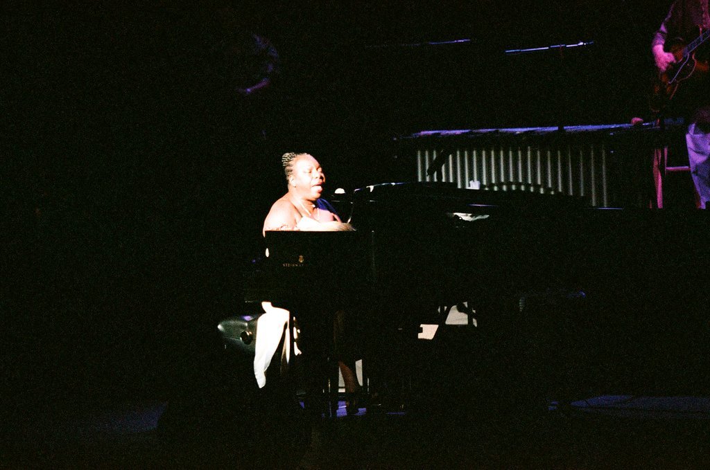 Singer Nina Simone performs at the Oriental Theatre - Chicago Sun-Times