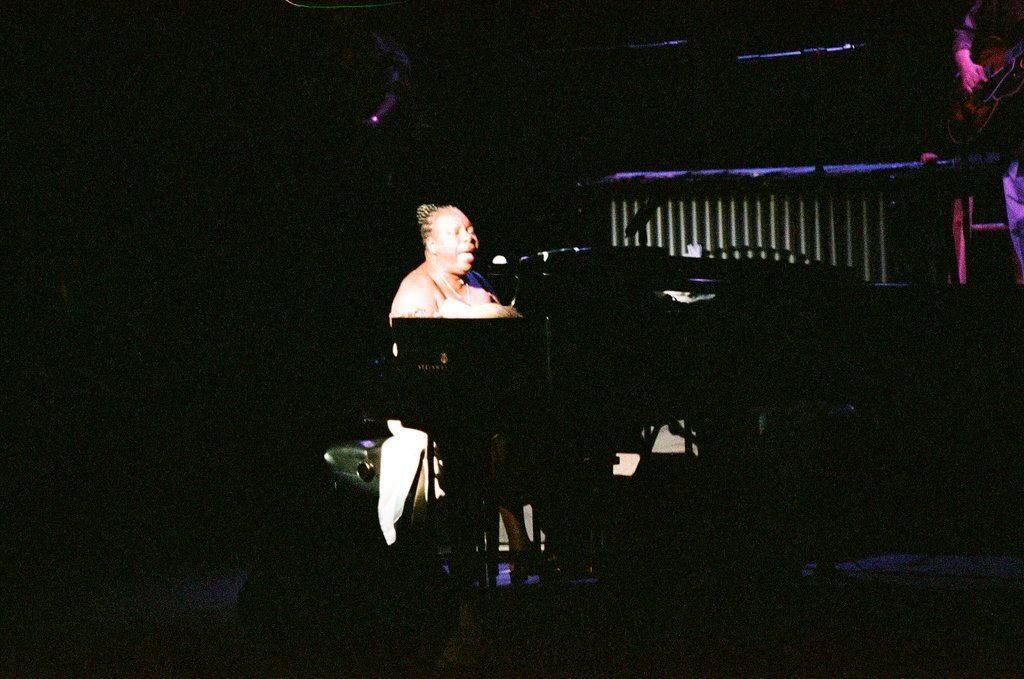 Singer Nina Simone performs at the Oriental Theatre - Chicago Sun-Times