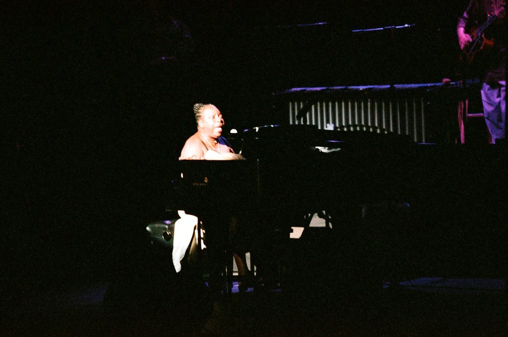 Singer Nina Simone performs at the Oriental Theatre - Chicago Sun-Times