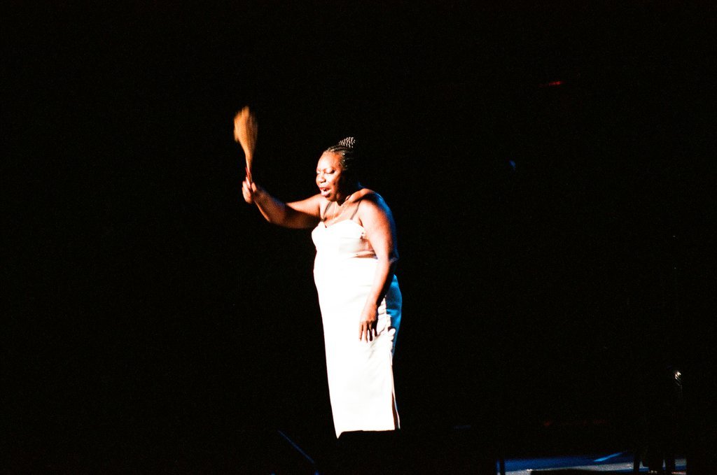Singer Nina Simone performs at the Oriental Theatre - Chicago Sun-Times