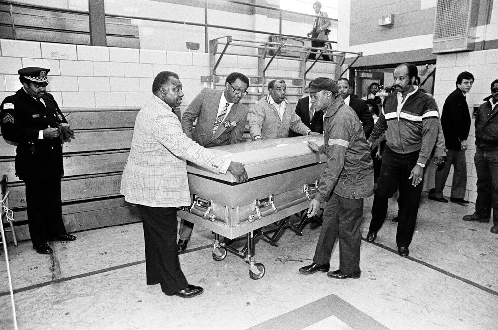Mourners attend the wake of Ben Wilson - Chicago Sun-Times