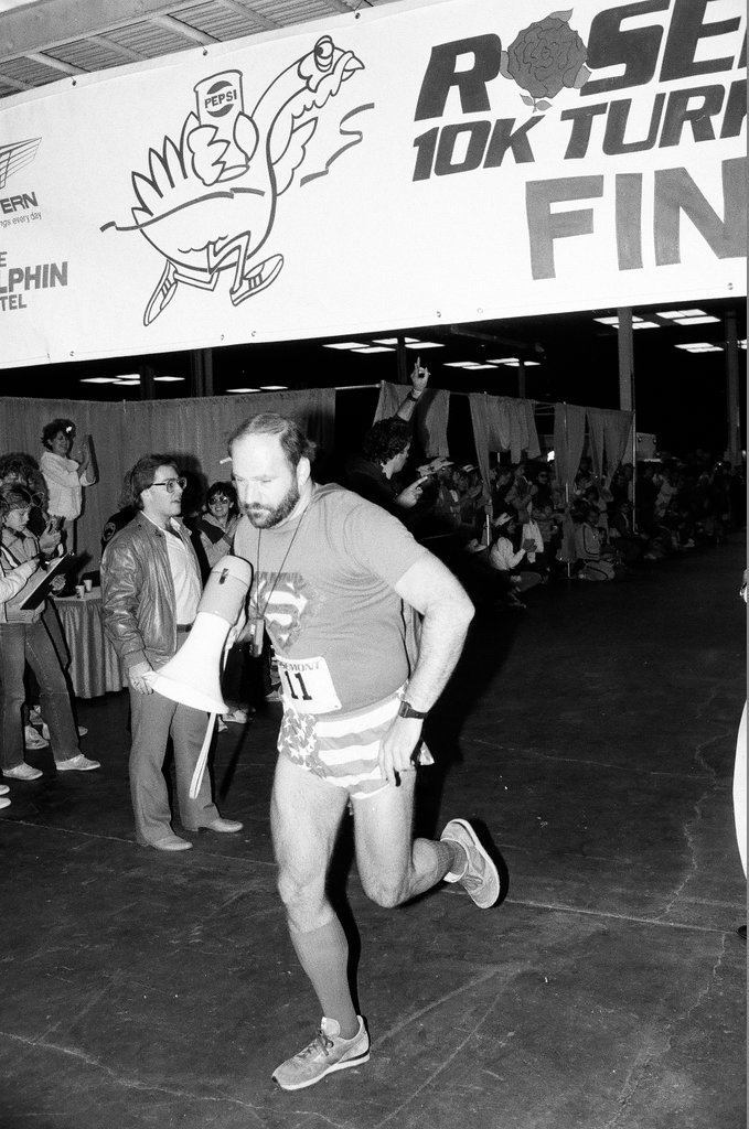 Runners participate in the Rosemont 10k Turkey Trot - Chicago Sun-Times