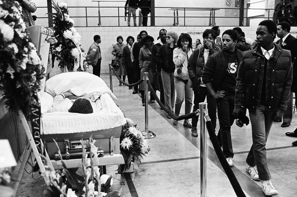 Mourners attend the wake of Ben Wilson - Chicago Sun-Times