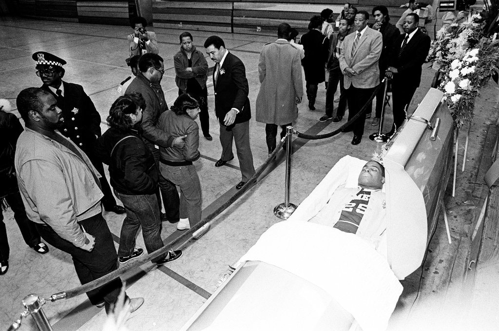 Mourners attend the wake of Ben Wilson - Chicago Sun-Times