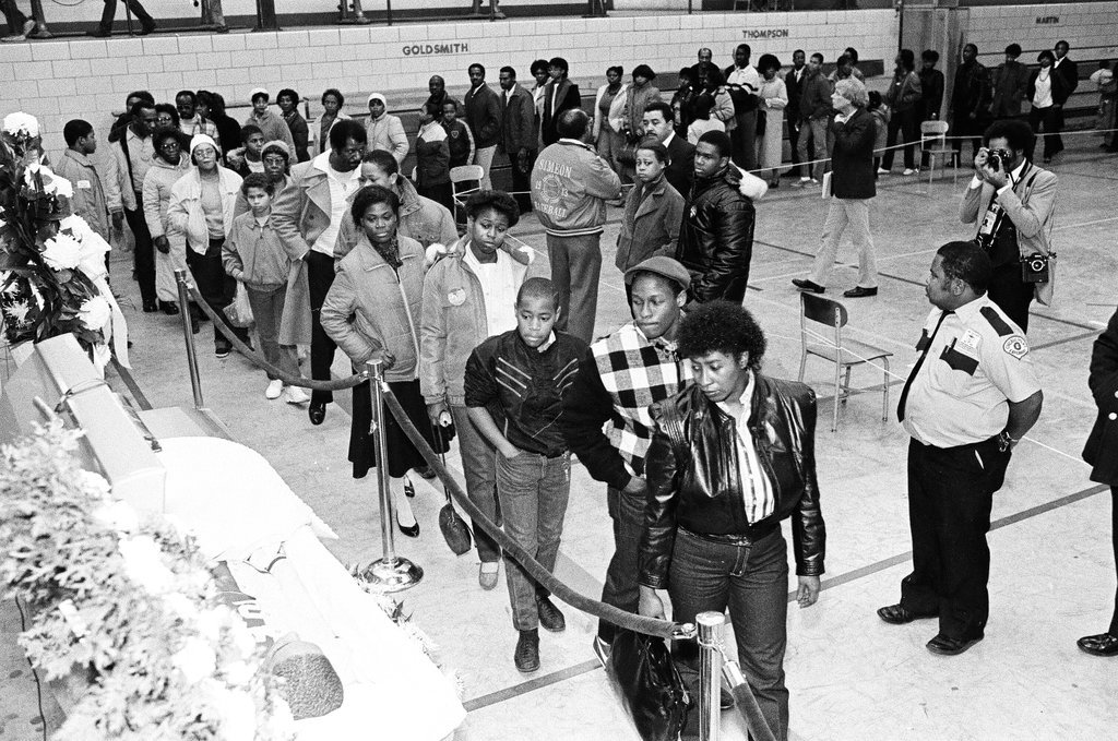 Mourners attend the wake of Ben Wilson - Chicago Sun-Times
