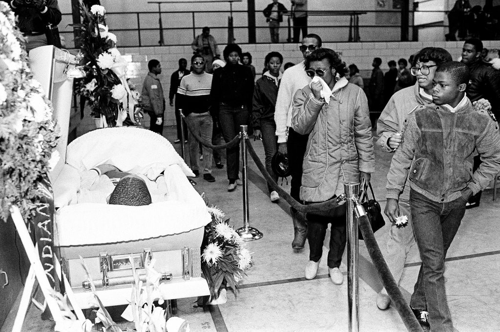 Mourners attend the wake of Ben Wilson - Chicago Sun-Times