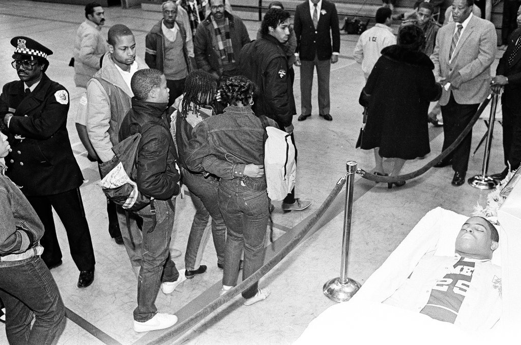 Mourners attend the wake of Ben Wilson - Chicago Sun-Times