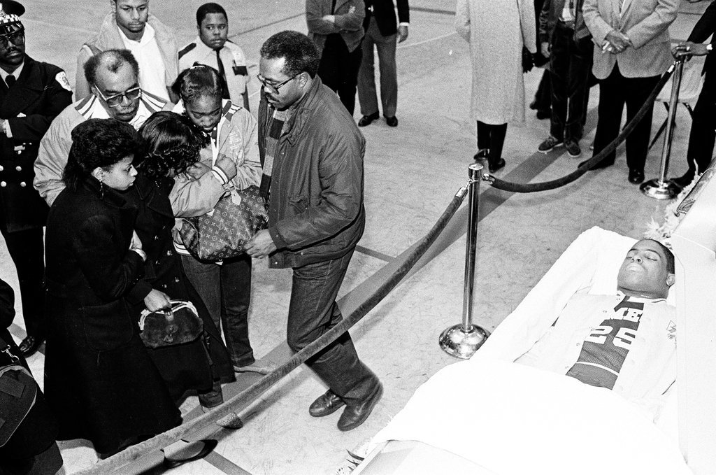 Mourners attend the wake of Ben Wilson - Chicago Sun-Times
